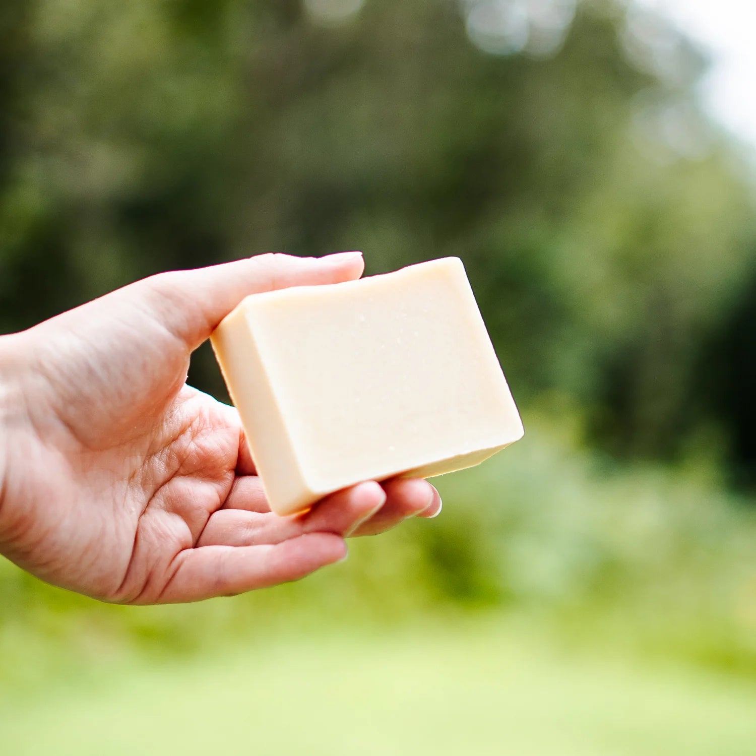 La Fileuse - Savon lait de chèvre et amande amère