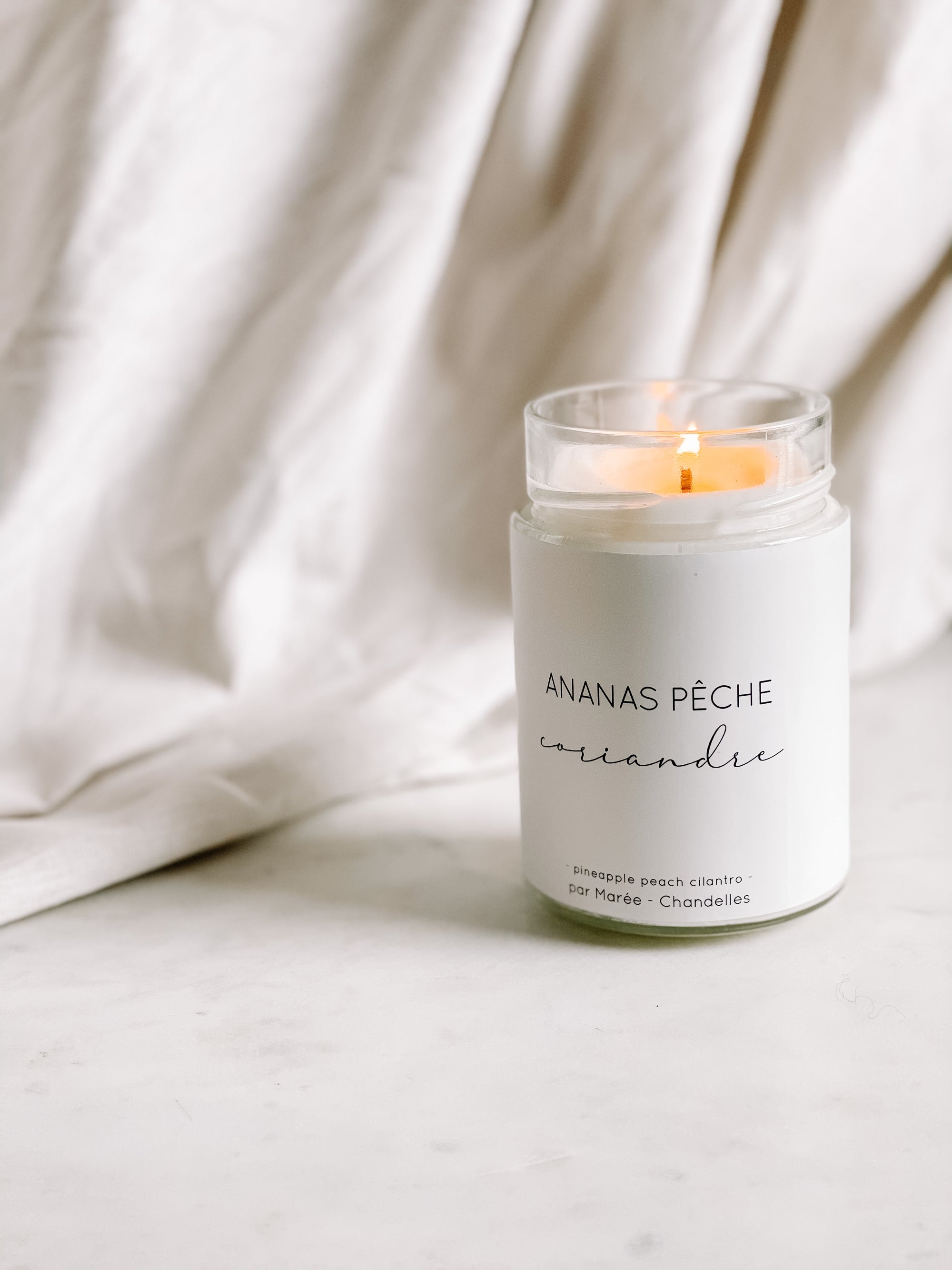 Ananas, pêche et coriandre