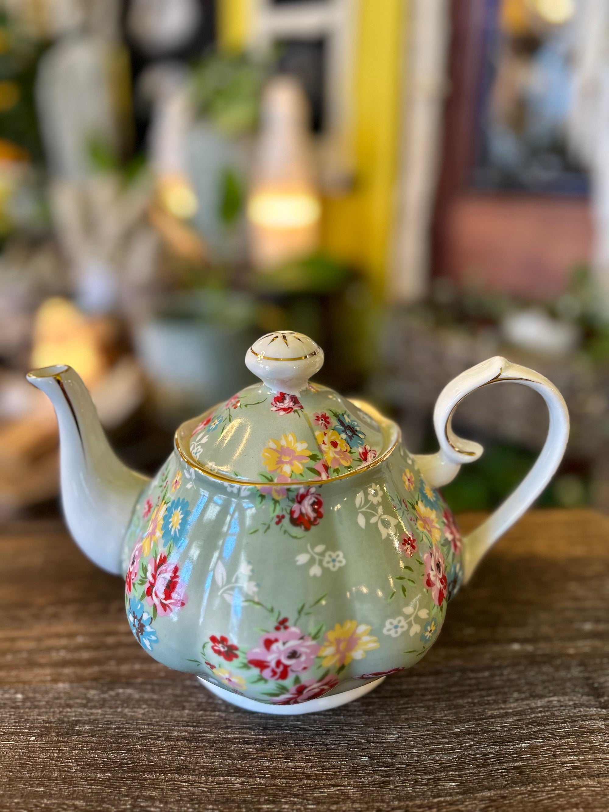 Théière verte "shabby chic"